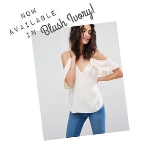 🌷Flirty🌷Flutter Sleeve Cold Shoulder Cami SzM